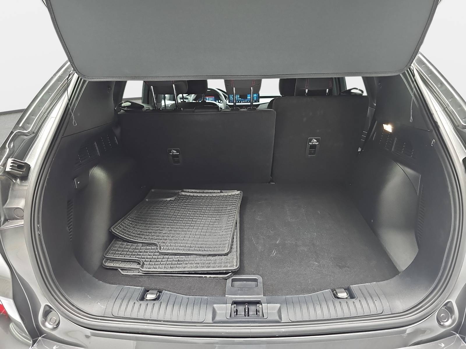 FORD KUGA 1.5 EB AUTO. ST-LINE NAVI LED KLIMAAUTO WINTER SIC