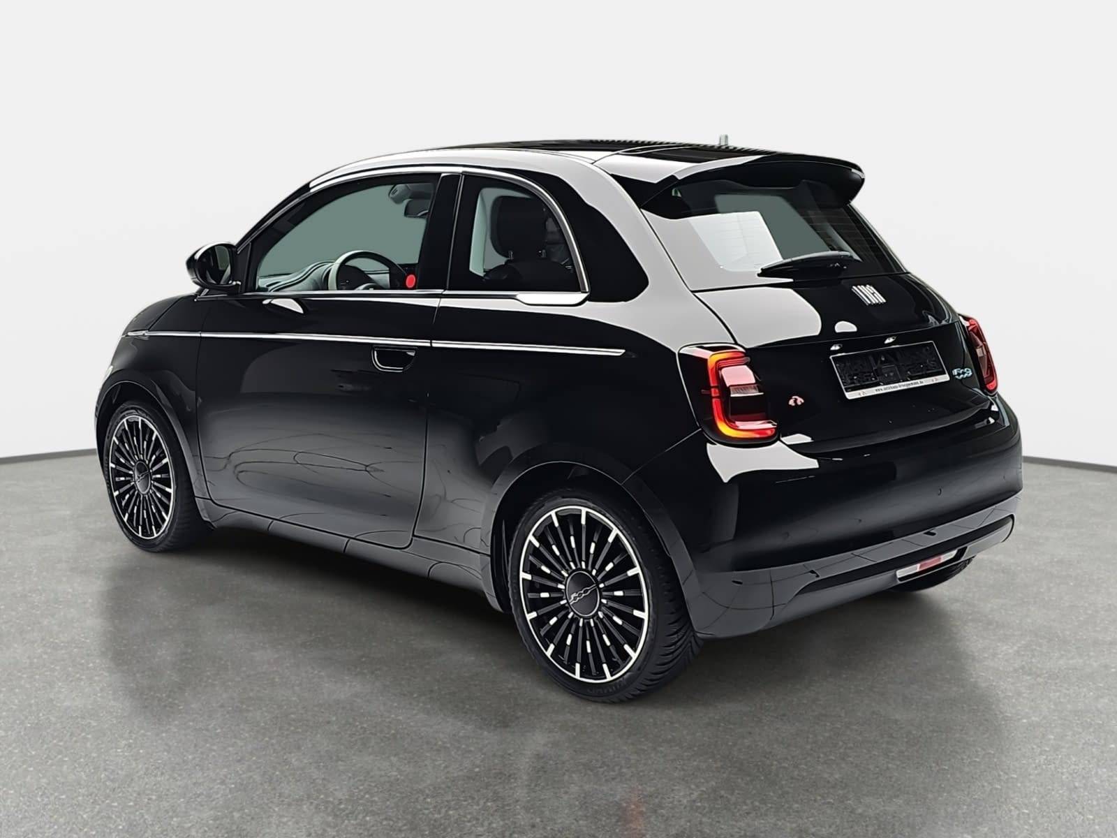 FIAT 500E ELEKTRO 42 KWH BY BOCELLI NAVI KLIMA LED JBL ALL-SEASON LM17