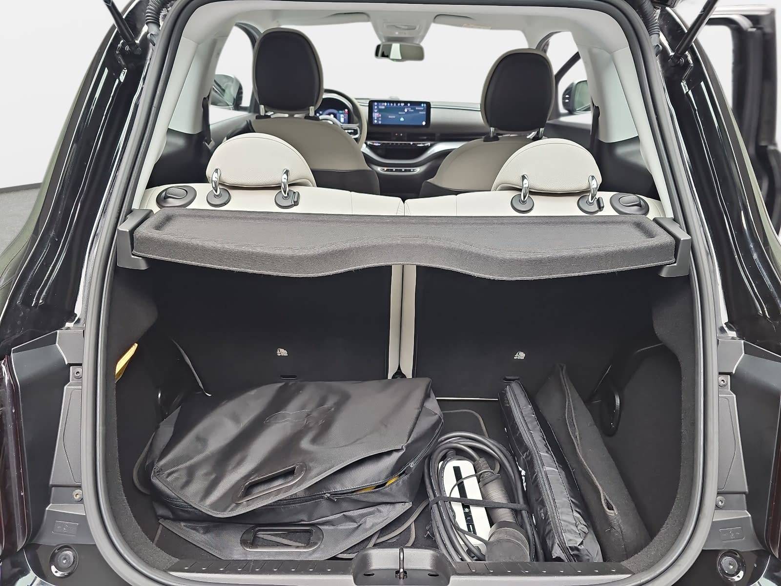 FIAT 500E ELEKTRO 42 KWH BY BOCELLI NAVI KLIMA LED JBL ALL-SEASON LM17