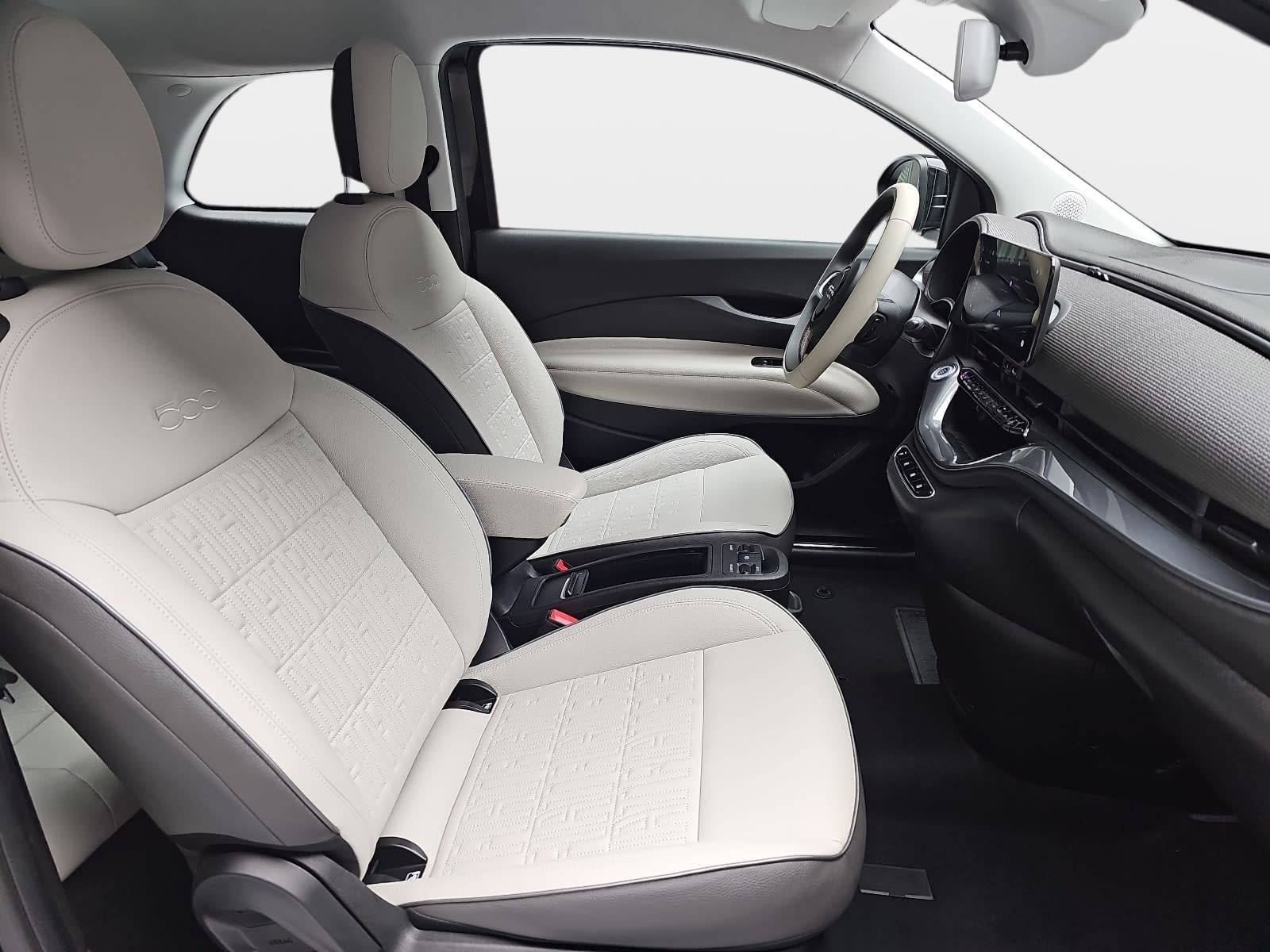 FIAT 500E ELEKTRO 42 KWH BY BOCELLI NAVI KLIMA LED JBL ALL-SEASON LM17