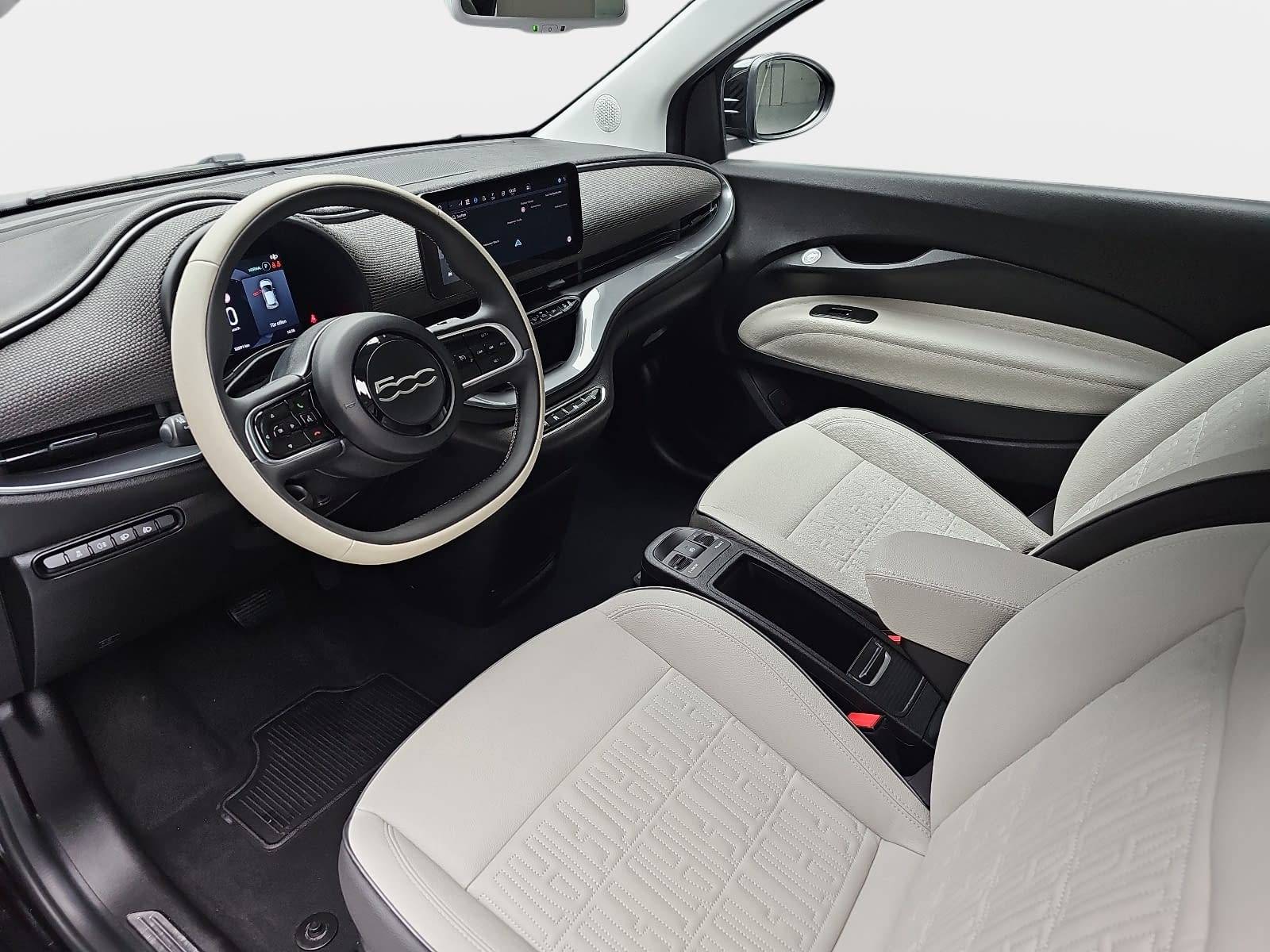 FIAT 500E ELEKTRO 42 KWH BY BOCELLI NAVI KLIMA LED JBL ALL-SEASON LM17