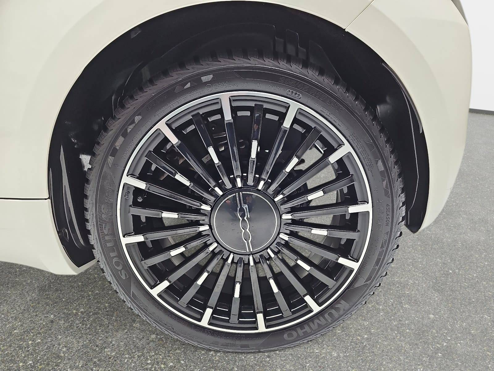 FIAT 500E ELEKTRO 42 KWH 3+1 ICON NAVI KLIMA DAB APPLE/ANDROID LM