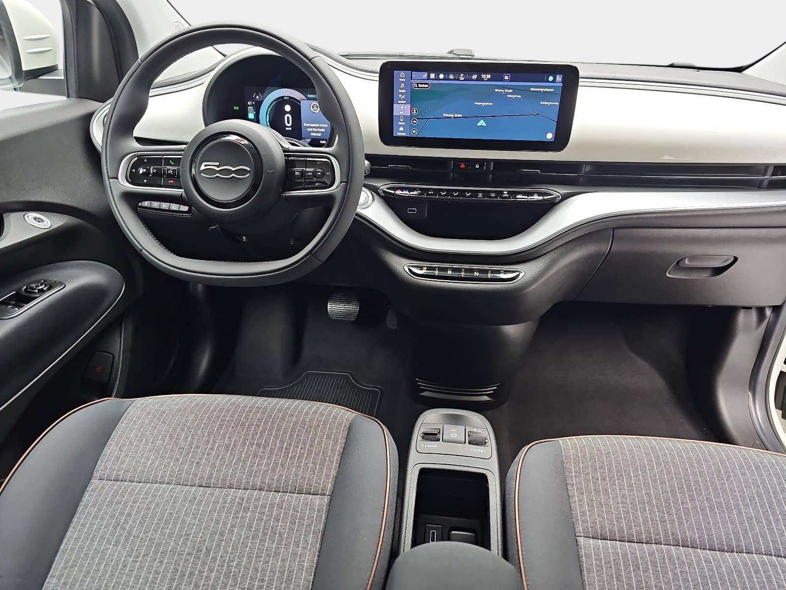 FIAT 500E ELEKTRO 42 KWH 3+1 ICON NAVI KLIMA DAB APPLE/ANDROID LM