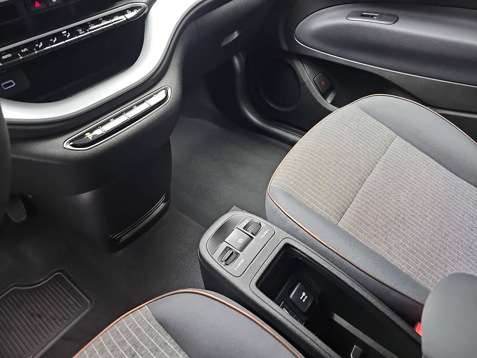 FIAT 500E ELEKTRO 42 KWH 3+1 ICON NAVI KLIMA DAB APPLE/ANDROID LM