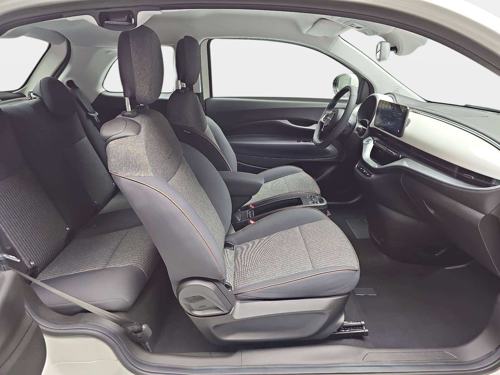 FIAT 500E ELEKTRO 42 KWH 3+1 ICON NAVI KLIMA DAB APPLE/ANDROID LM