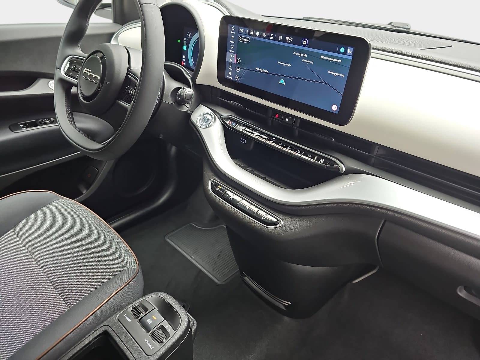 FIAT 500E ELEKTRO 42 KWH 3+1 ICON NAVI KLIMA DAB APPLE/ANDROID LM