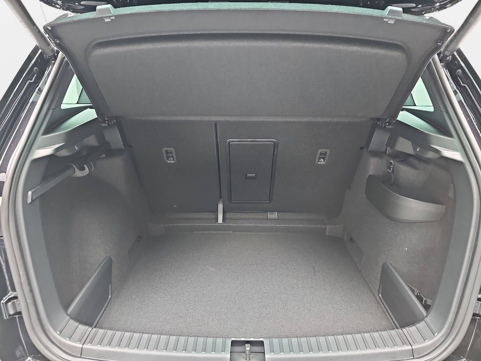 SKODA KAROQ 1.5 TSI DSG SPORTLINE NAVI LED-MATRIX PANO CANTON 