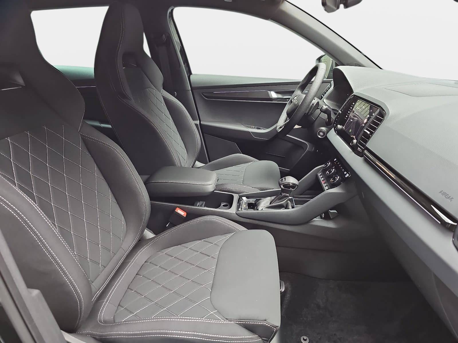 SKODA KAROQ 1.5 TSI DSG SPORTLINE NAVI LED-MATRIX PANO CANTON 