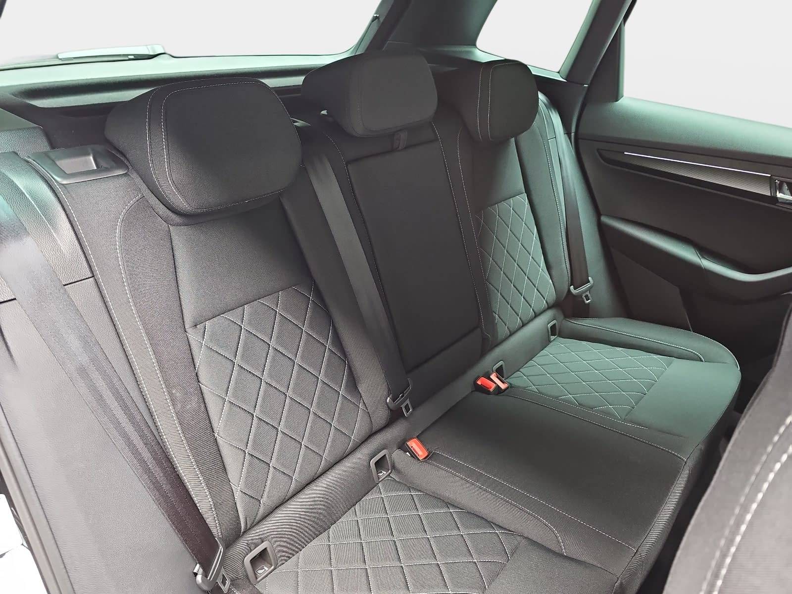 SKODA KAROQ 1.5 TSI DSG SPORTLINE NAVI LED-MATRIX PANO CANTON 