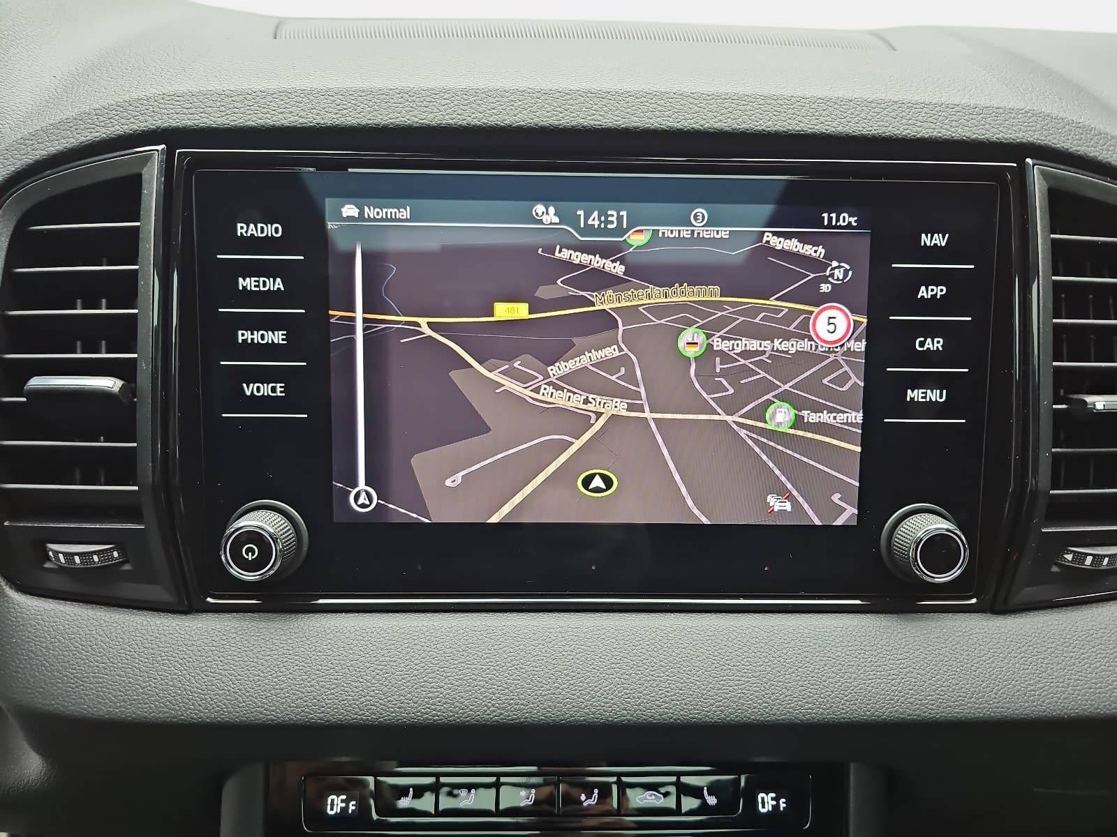 SKODA KAROQ 1.5 TSI DSG SPORTLINE NAVI LED-MATRIX PANO CANTON 