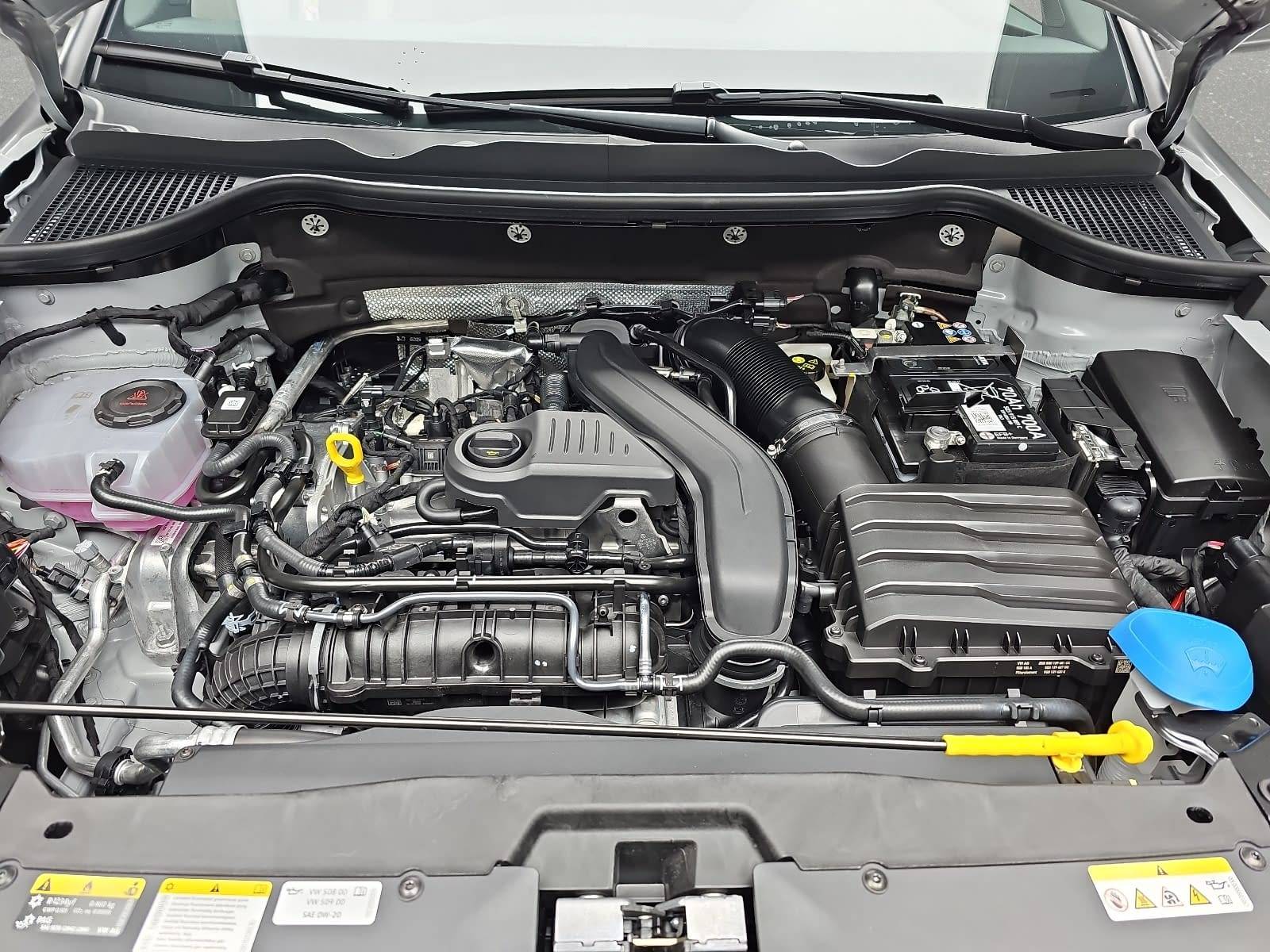 SKODA KAROQ 1.5 TSI DSG SPORTLINE NAVI LED-MATRIX PANO CANTON 