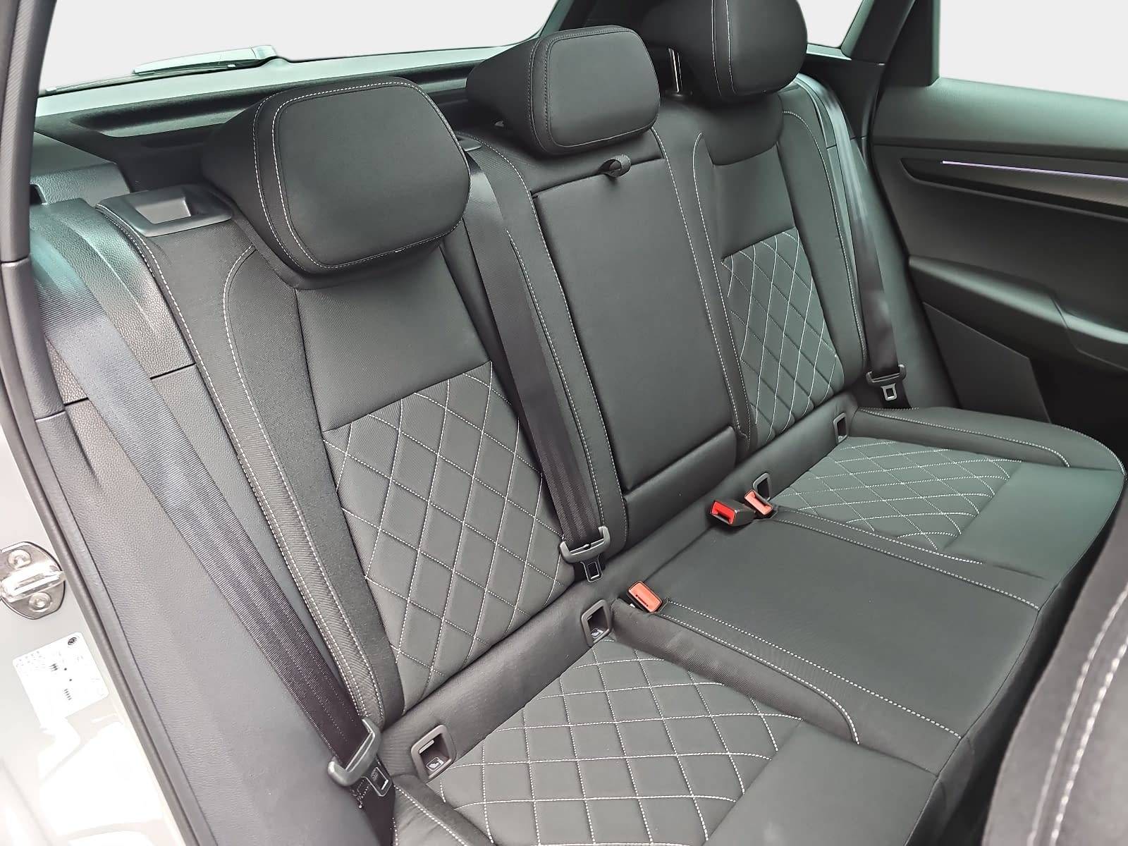 SKODA KAROQ 1.5 TSI DSG SPORTLINE NAVI LED-MATRIX PANO CANTON 