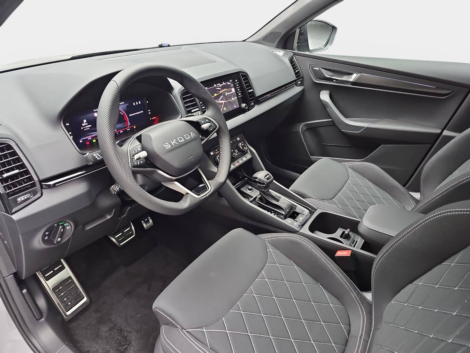 SKODA KAROQ 1.5 TSI DSG SPORTLINE NAVI LED-MATRIX PANO CANTON 