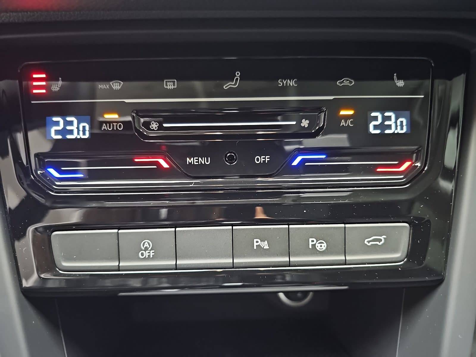 VW TOURAN 1.5 TSI DSG COMFORTLINE NAVI LED ACC 7-S AHK LM