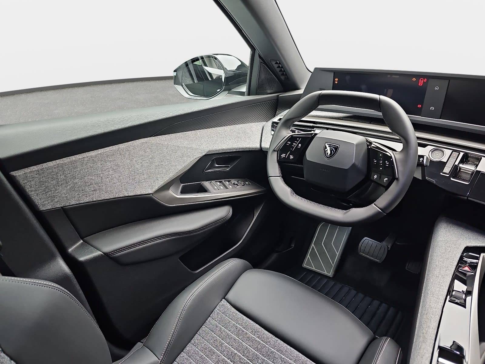 PEUGEOT 5008 1.2 HYBRID 145 E-DSC6 ALLURE KLIMA LED 7-S DAB 360