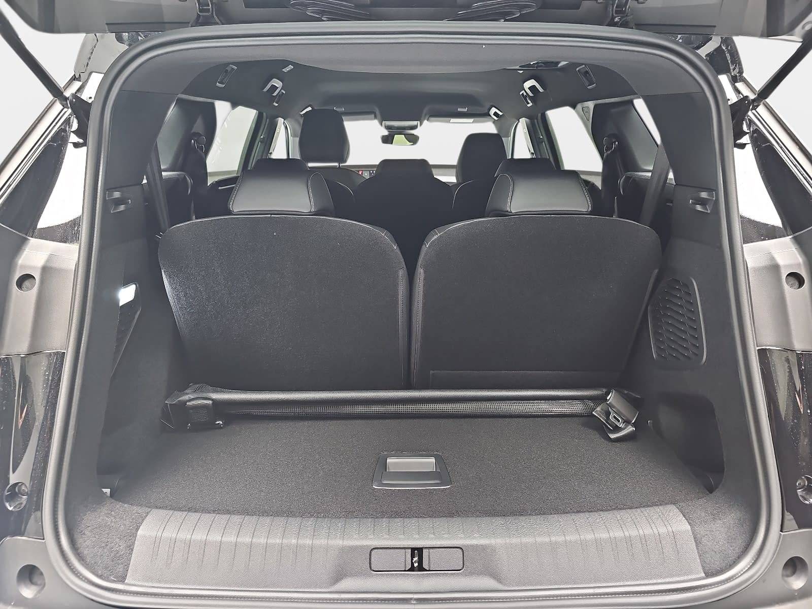 PEUGEOT 5008 1.2 HYBRID 145 E-DSC6 ALLURE KLIMA LED 7-S DAB 360