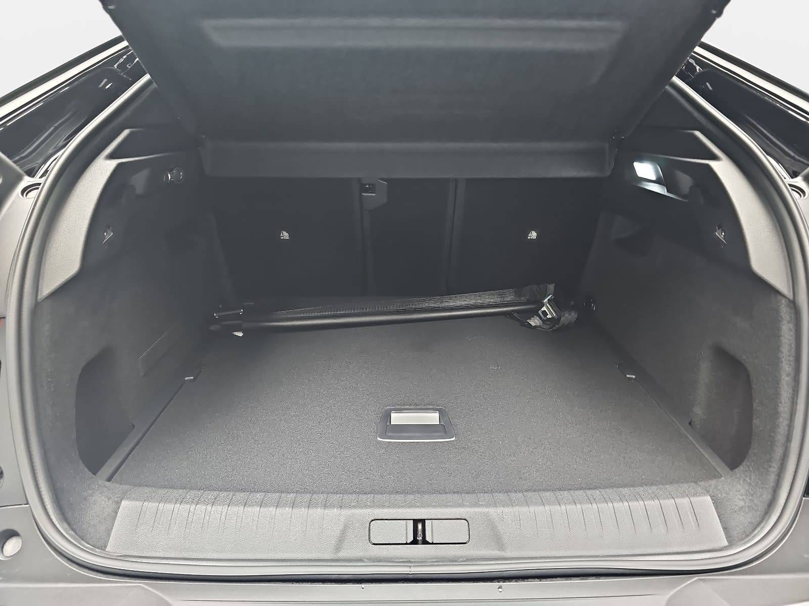 PEUGEOT 3008 1.2 HYBRID 145 E-DSC6 GT NAVI KLIMA LED AHK LM19