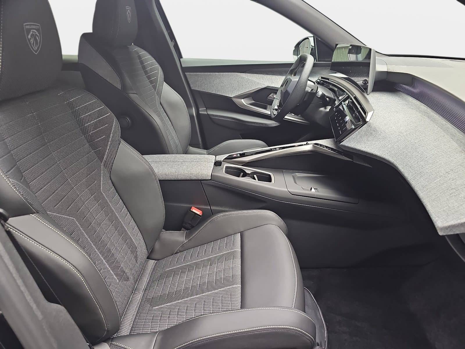 PEUGEOT 3008 1.2 HYBRID 145 E-DSC6 GT NAVI KLIMA LED AHK LM19