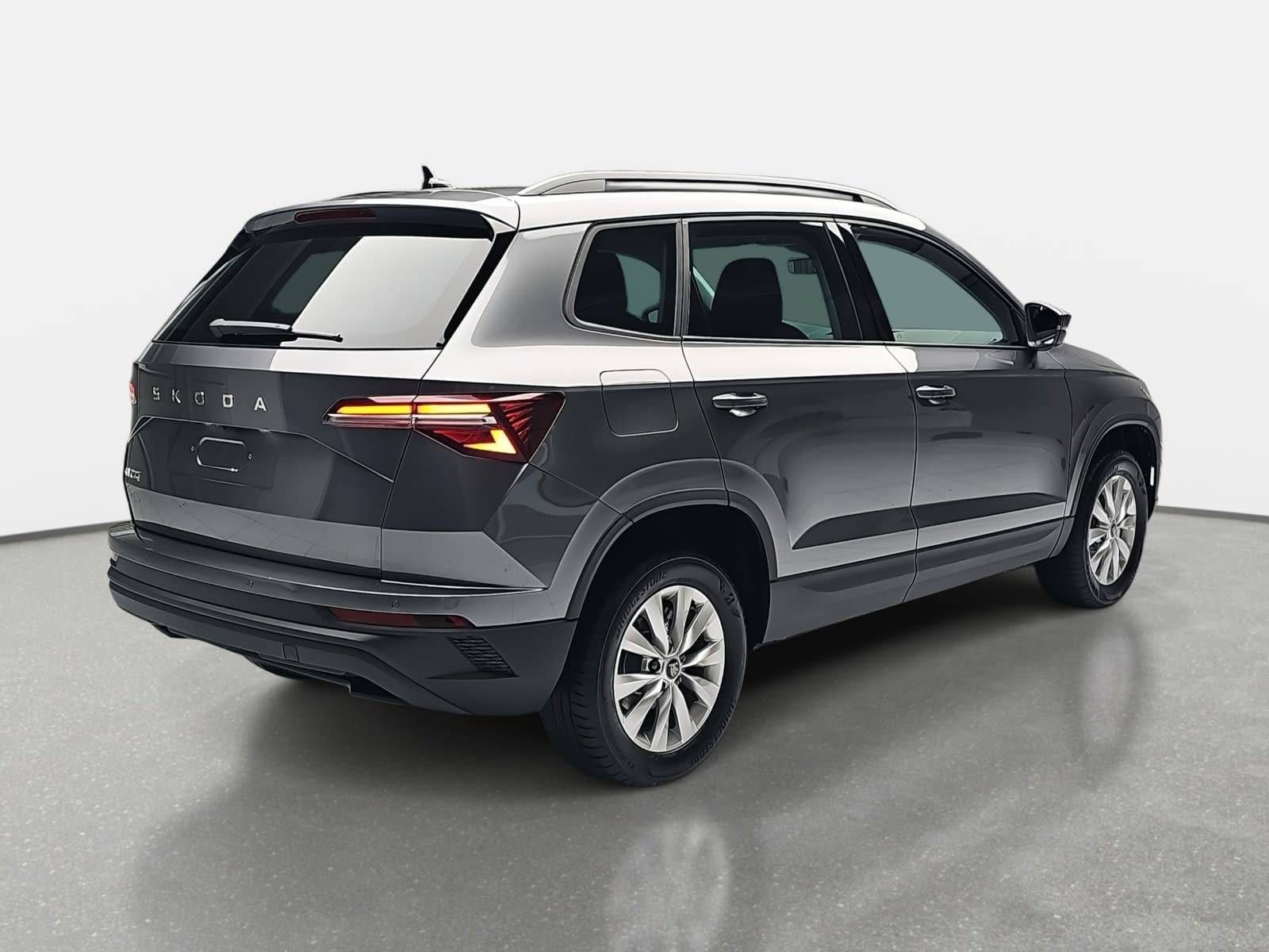 SKODA KAROQ 1.5 TSI DSG 130 JAHRE LED AHK LM