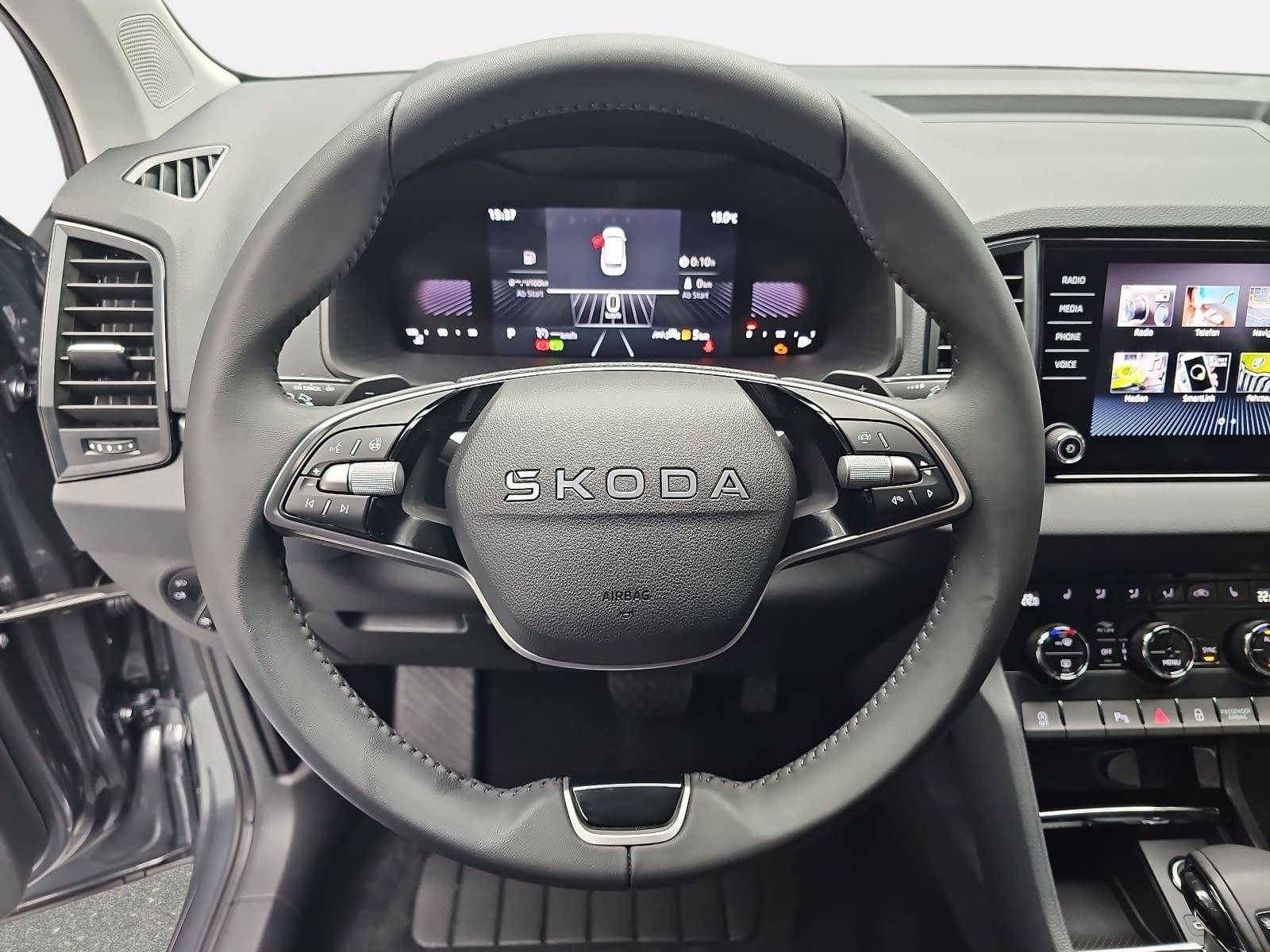 SKODA KAROQ 1.5 TSI DSG 130 JAHRE LED AHK LM
